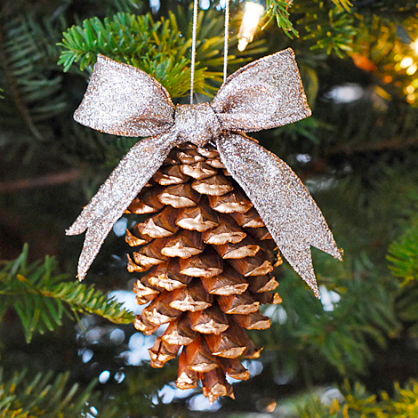 DIY Pinecone Ornament
