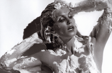 LUX Profiles: Cindy Crawford, Only Gets Better with Age