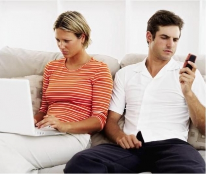 Is Social Media a Thorn in Your Relationship?