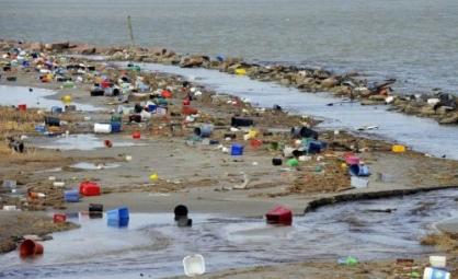 plastictrash_1241647859.jpg