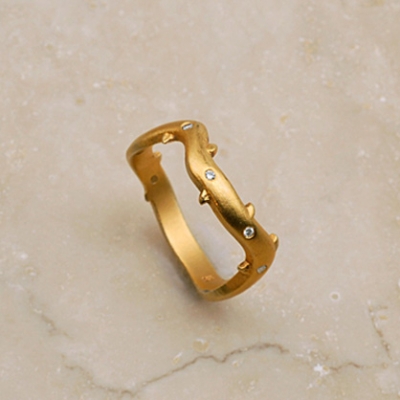 Julia Failey Gold Vine Ring | LadyLUX - Online Luxury Lifestyle, Technology and Fashion Magazine