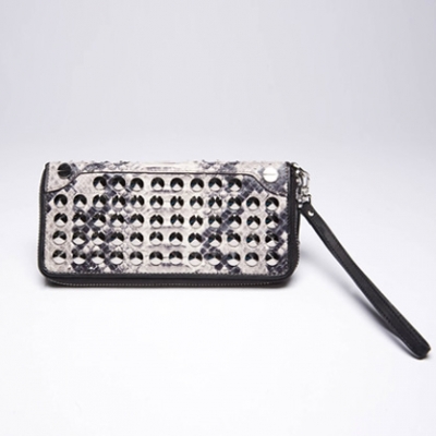 Be&D Stud Wallet | LadyLUX - Online Luxury Lifestyle, Technology and Fashion Magazine